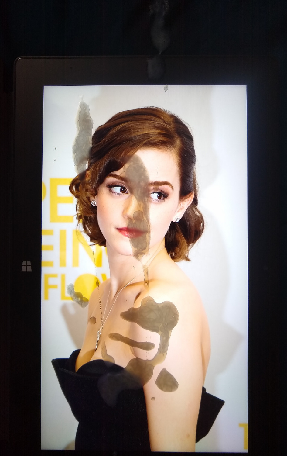 qx9yI9gW Emma Watson Cum Tribute 3 02.jpg